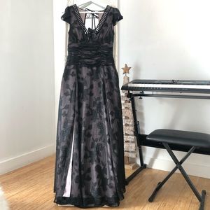 Black maxi dress size 6 US